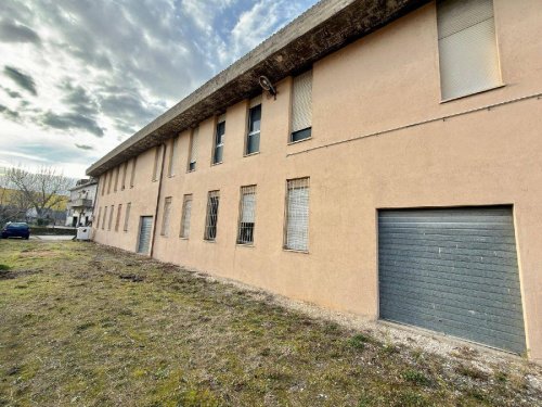 Gewerbeimmobilie in Fabriano