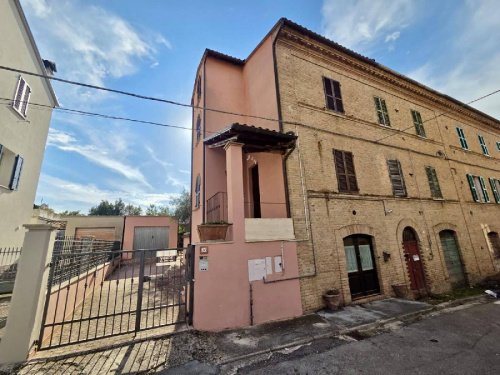 Casa indipendente a Cerreto d'Esi