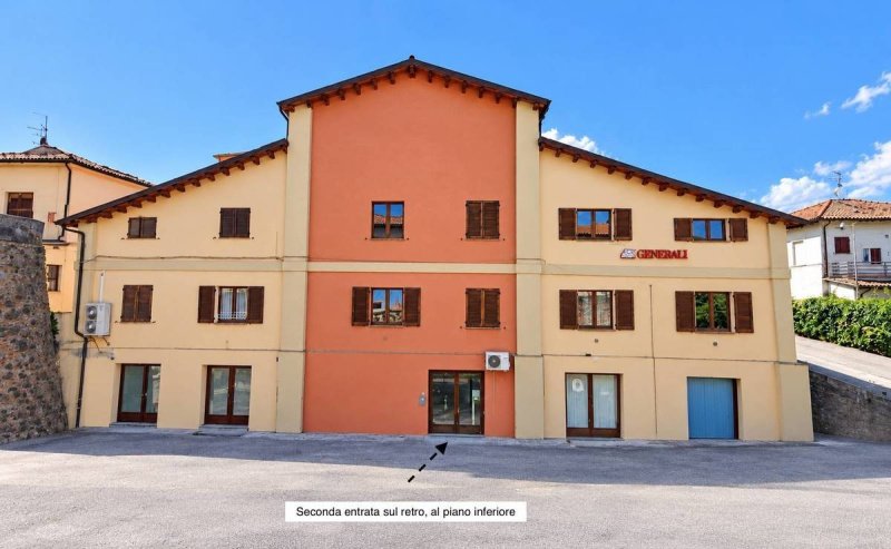 Inmueble comercial en Fabriano