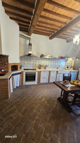 Historisch appartement in Casciana Terme Lari