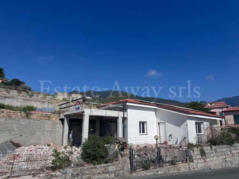 Detached house in Sanremo