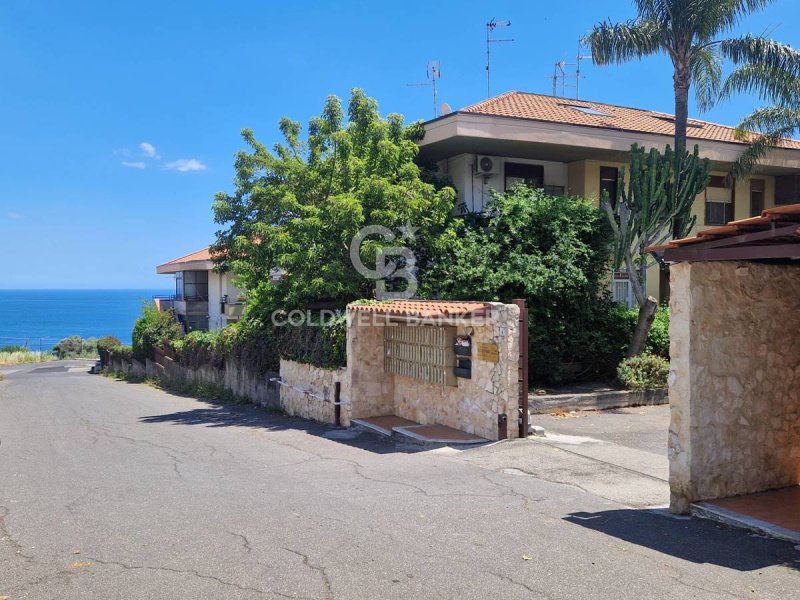 Lägenhet i Aci Castello