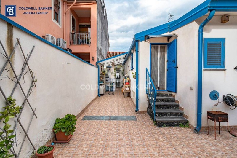 Einfamilienhaus in Acireale