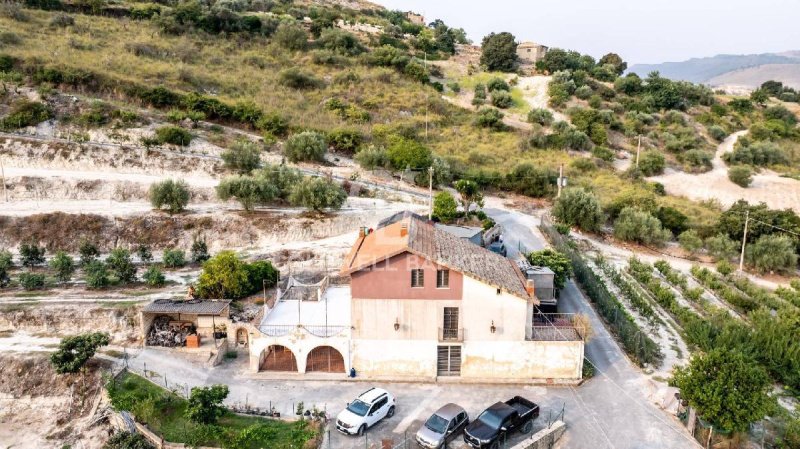 Explotación agrícola en Caltagirone