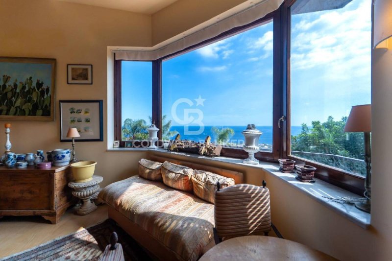 Villa in Aci Castello