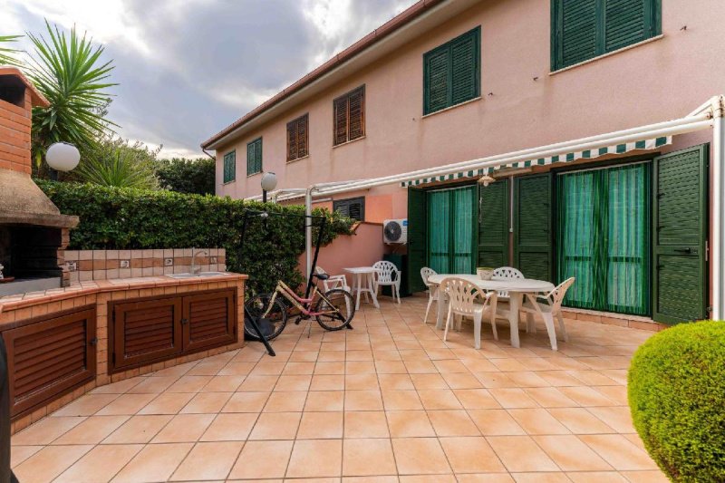 Wohnung in Campofelice di Roccella