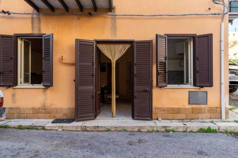 Appartamento a Campofelice di Roccella