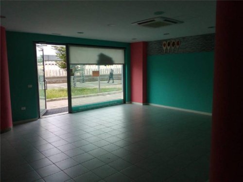 Коммерческая недвижимость в Авеццано