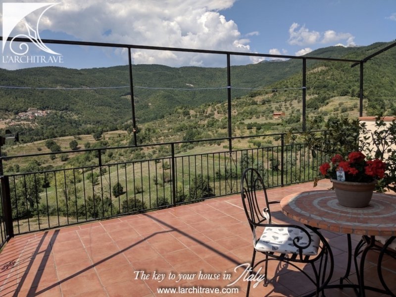 Особняк из двух квартир в Казола-ин-Луниджана