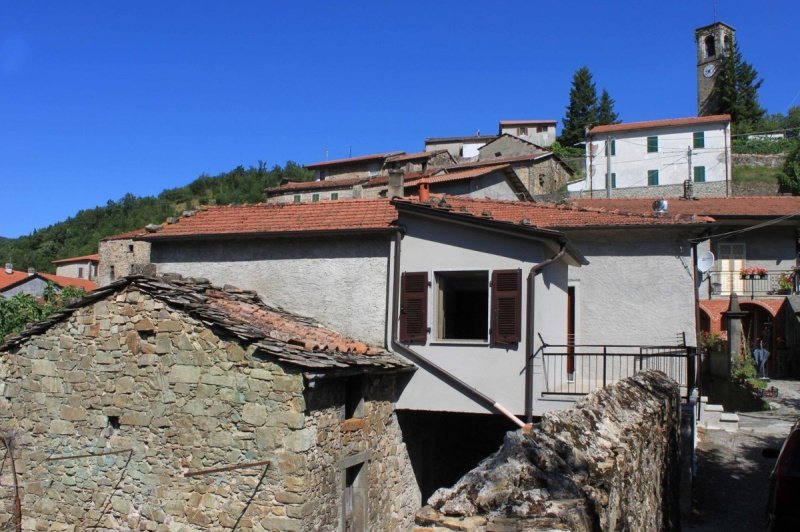 Casa semi indipendente a Licciana Nardi