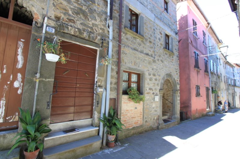 Semi-detached house in Villafranca in Lunigiana