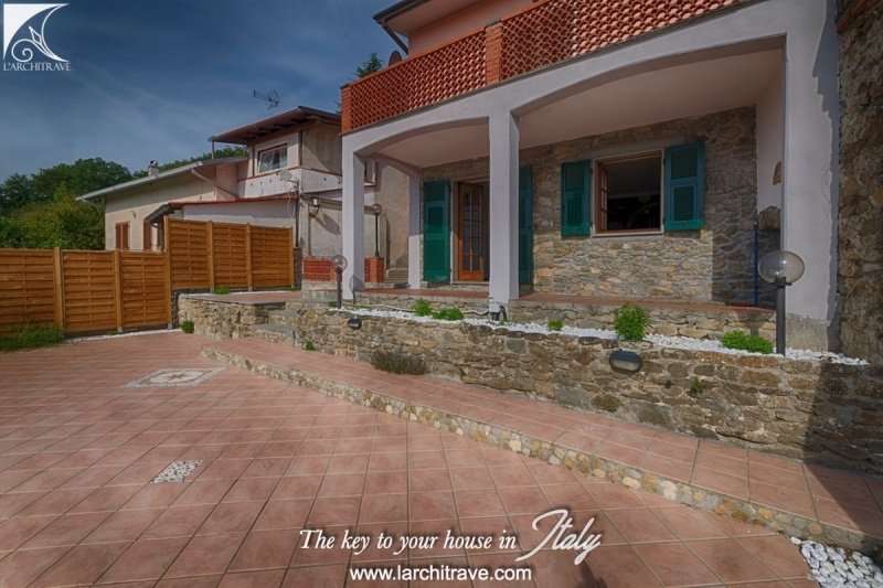 利恰纳-纳尔迪半独立房屋