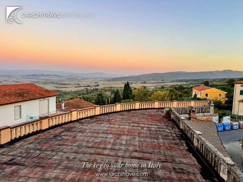 Maison jumelée à Chianni