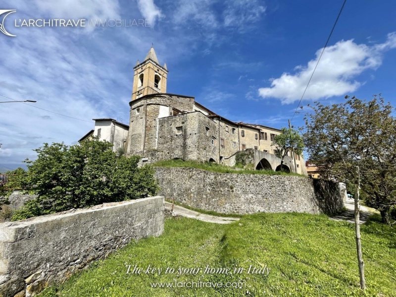 Semi-detached house in Fivizzano