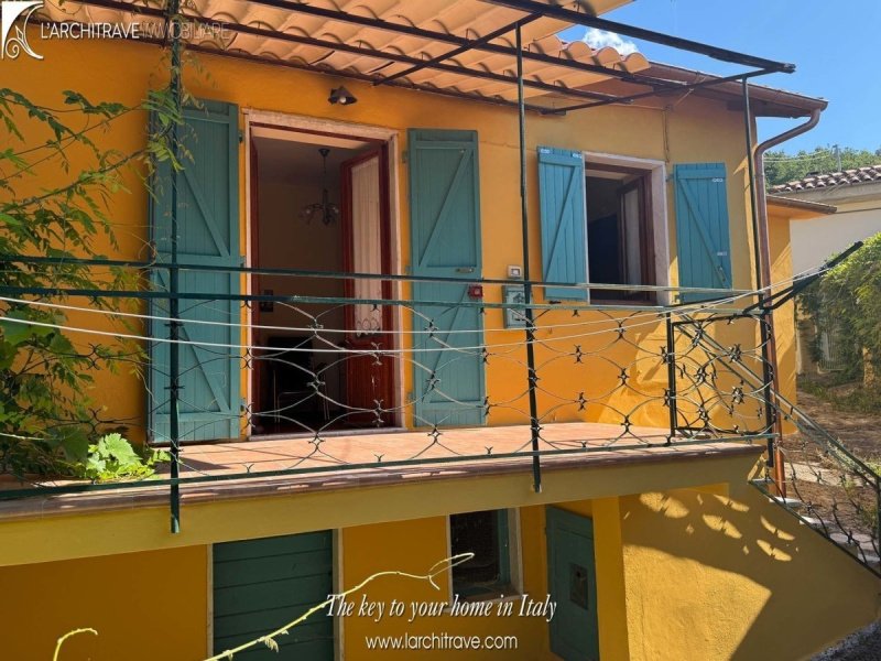 Особняк из двух квартир в Фивиццано