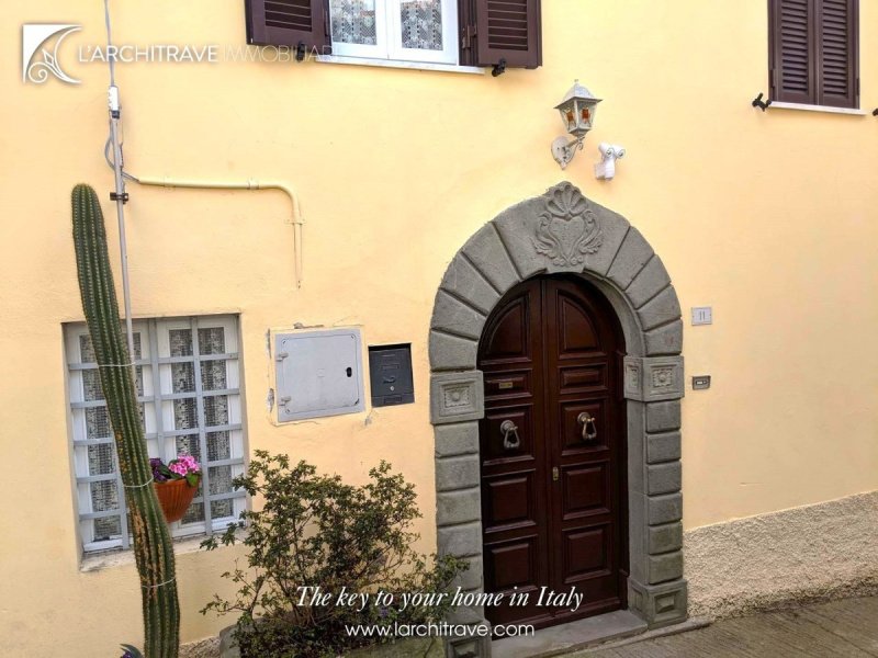 Casa semi indipendente a Licciana Nardi