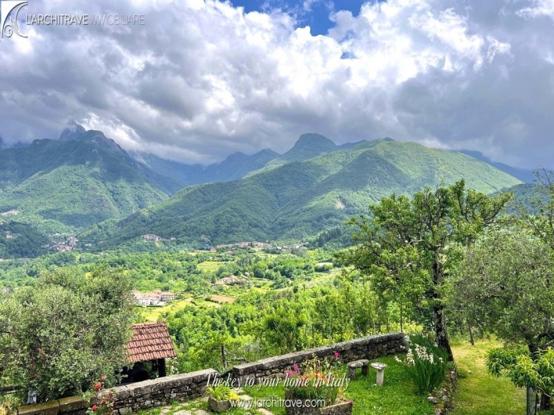 Semi-detached house in Fivizzano