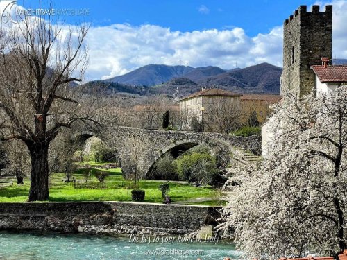 Doppelhaushälfte in Pontremoli