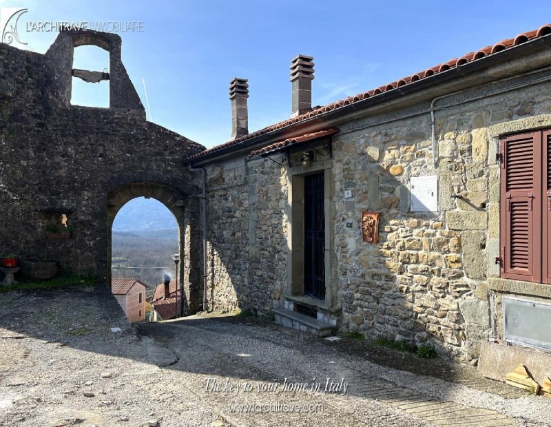 Casa semi indipendente a Licciana Nardi