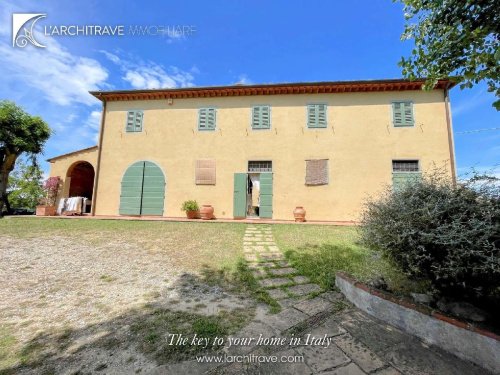 Semi-detached house in Crespina Lorenzana