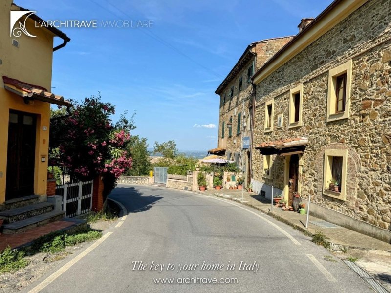 Casa geminada em Chianni