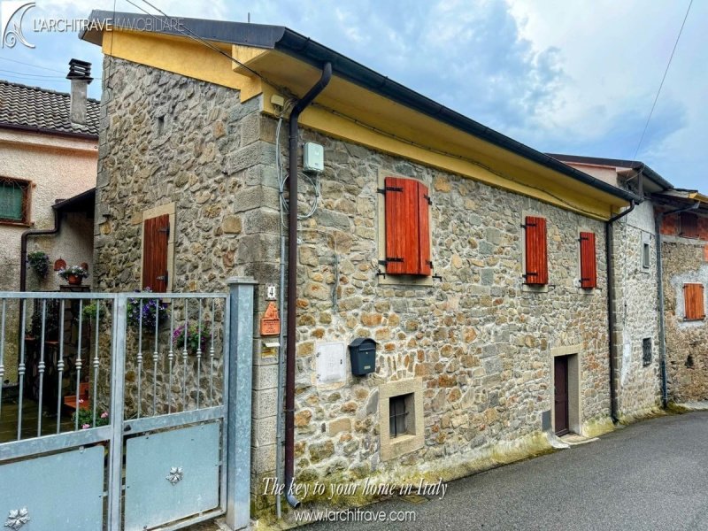 Semi-detached house in Comano