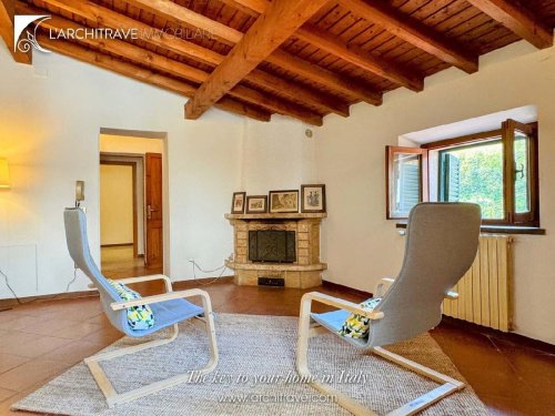 Semi-detached house in Chianni