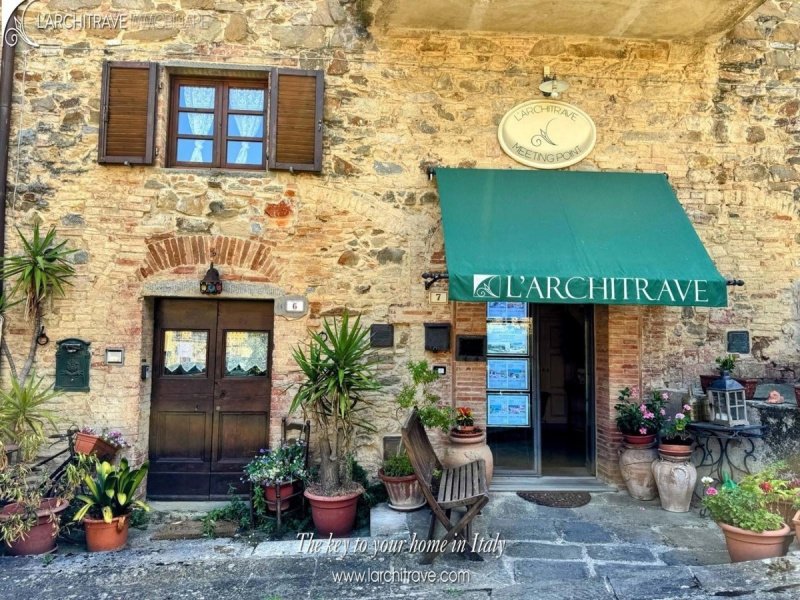 Semi-detached house in Chianni