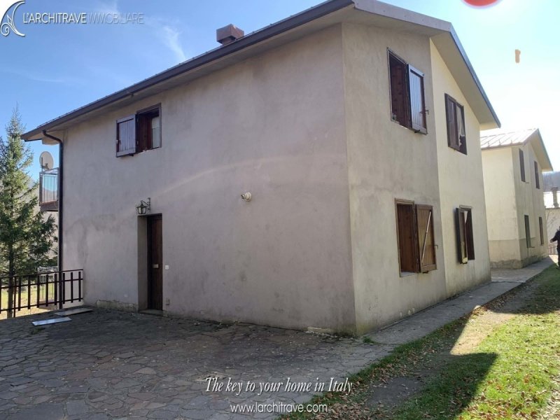 科马诺半独立房屋