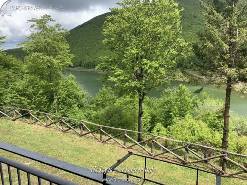 科马诺半独立房屋