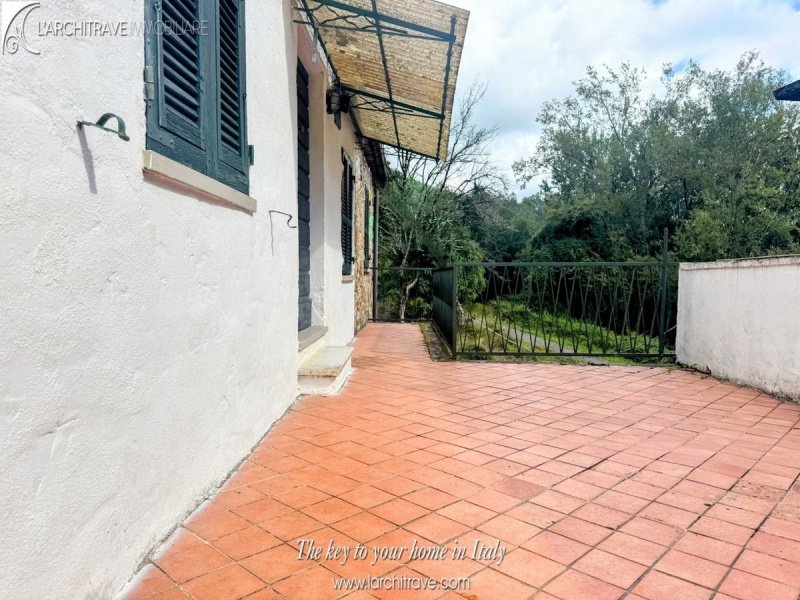 Casa geminada em Bagnone