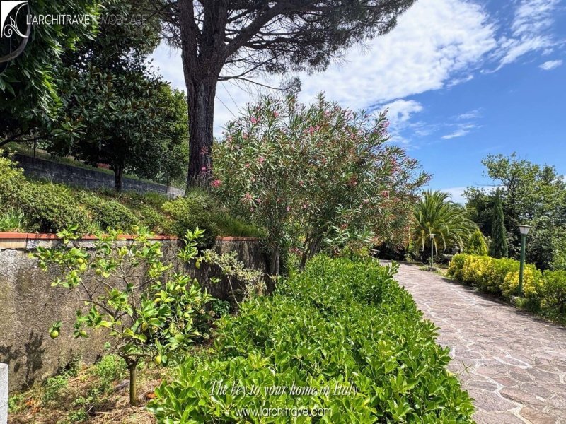 Дом в Санто-Стефано-ди-Магра