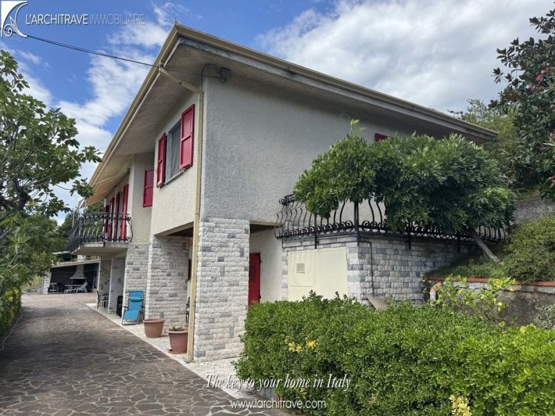 圣斯特凡诺-迪马格拉房屋