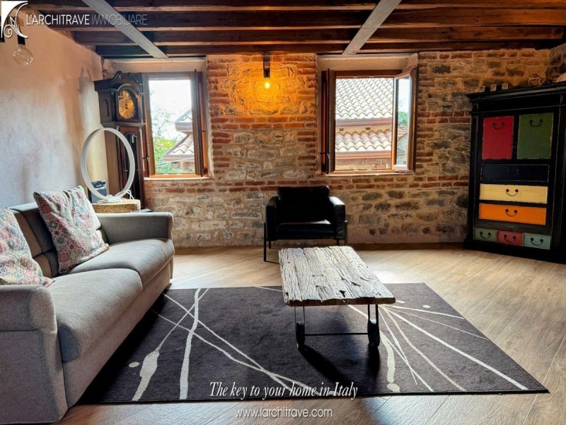 Особняк из двух квартир в Баньоне