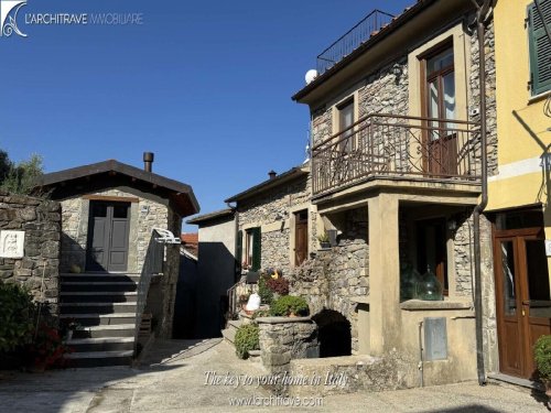 Semi-detached house in Licciana Nardi
