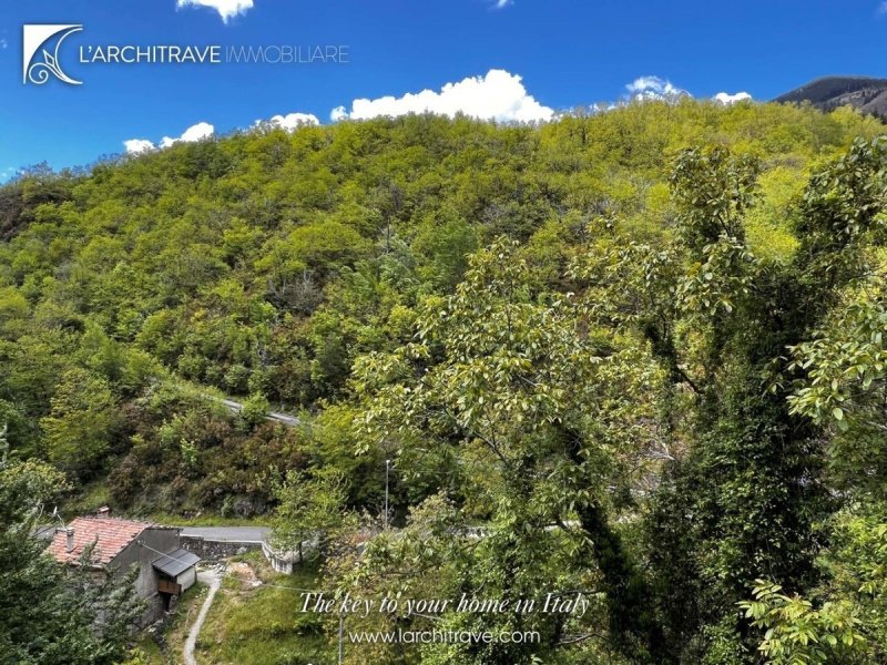 Casa geminada em Comano