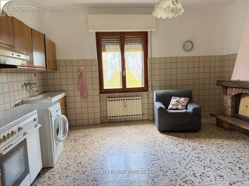 Особняк из двух квартир в Фивиццано