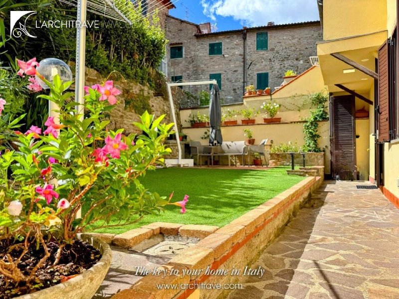 Doppelhaushälfte in Chianni