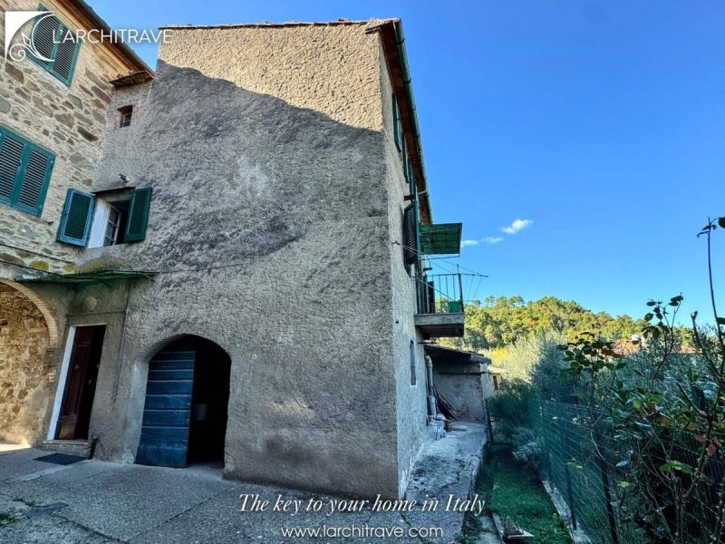 Maison jumelée à Chianni