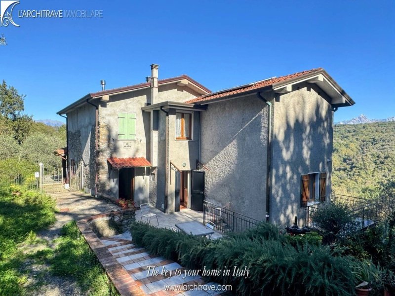 Semi-detached house in Fosdinovo