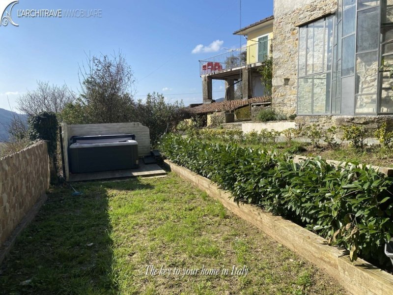 Maison jumelée à Podenzana