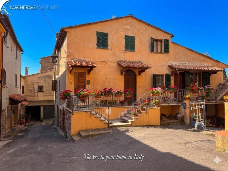 Casa geminada em Lajatico