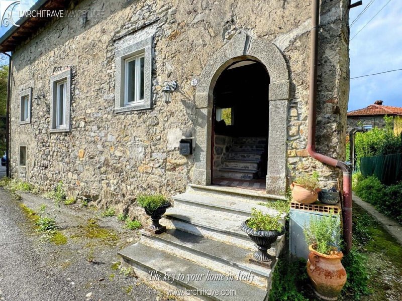 Doppelhaushälfte in Fivizzano