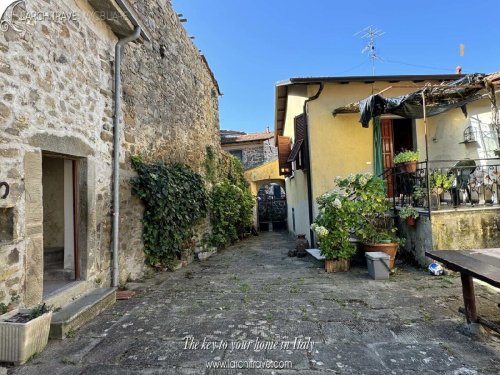 Half-vrijstaande woning in Fivizzano