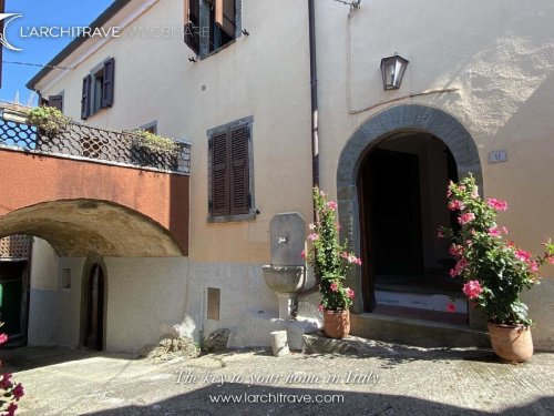 Casa semi indipendente a Licciana Nardi