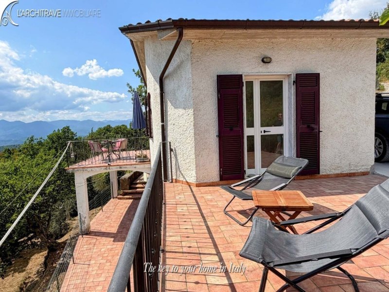 Casa geminada em Licciana Nardi