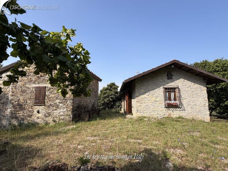 Half-vrijstaande woning in Bagnone