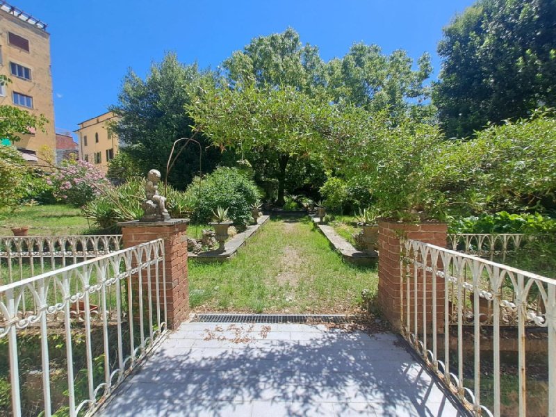 Casa semi-independiente en Carrara