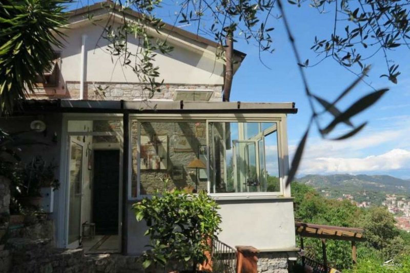 Detached house in La Spezia