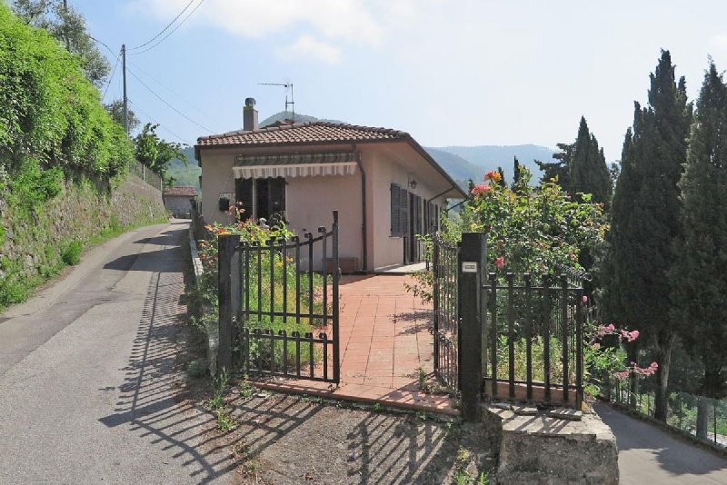 Doppelhaushälfte in Minucciano